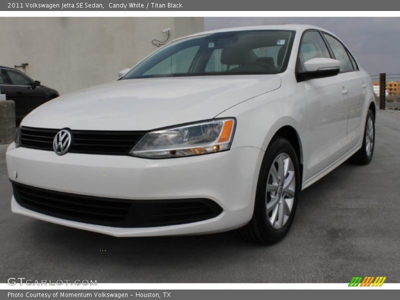 Candy White / Titan Black 2011 Volkswagen Jetta SE Sedan