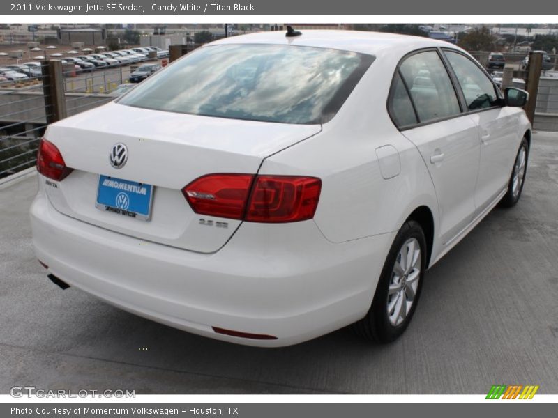 Candy White / Titan Black 2011 Volkswagen Jetta SE Sedan