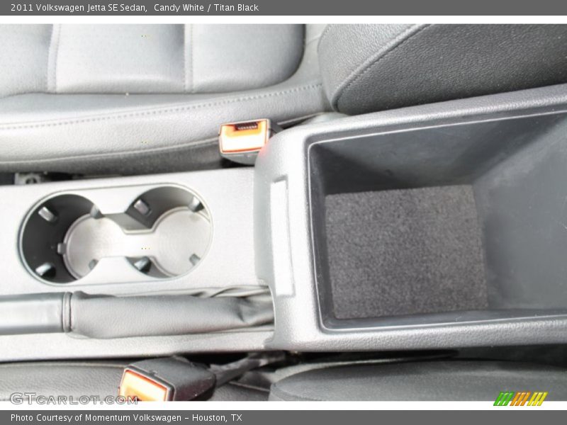 Candy White / Titan Black 2011 Volkswagen Jetta SE Sedan