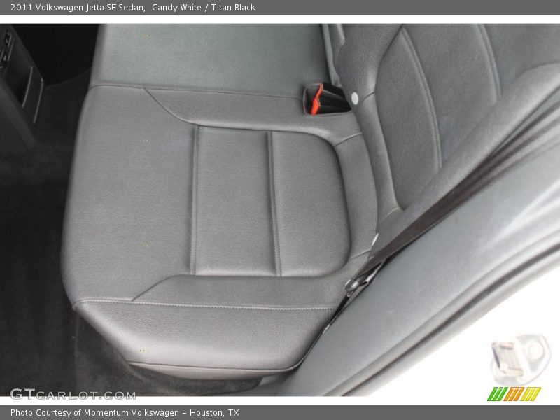 Candy White / Titan Black 2011 Volkswagen Jetta SE Sedan