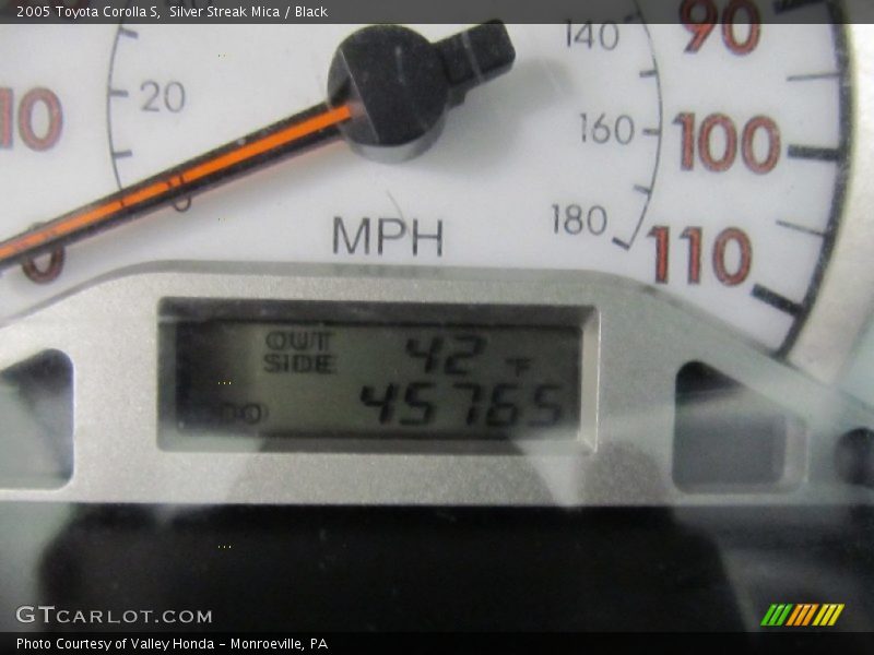 Silver Streak Mica / Black 2005 Toyota Corolla S