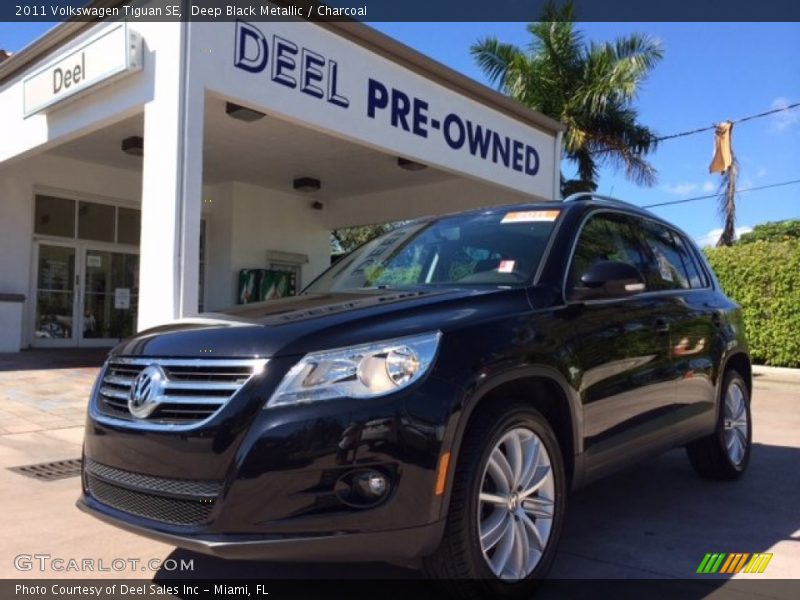 Deep Black Metallic / Charcoal 2011 Volkswagen Tiguan SE