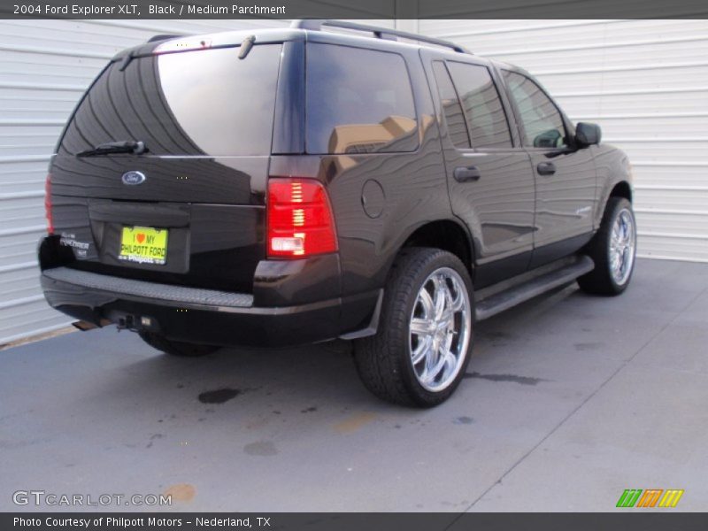 Black / Medium Parchment 2004 Ford Explorer XLT