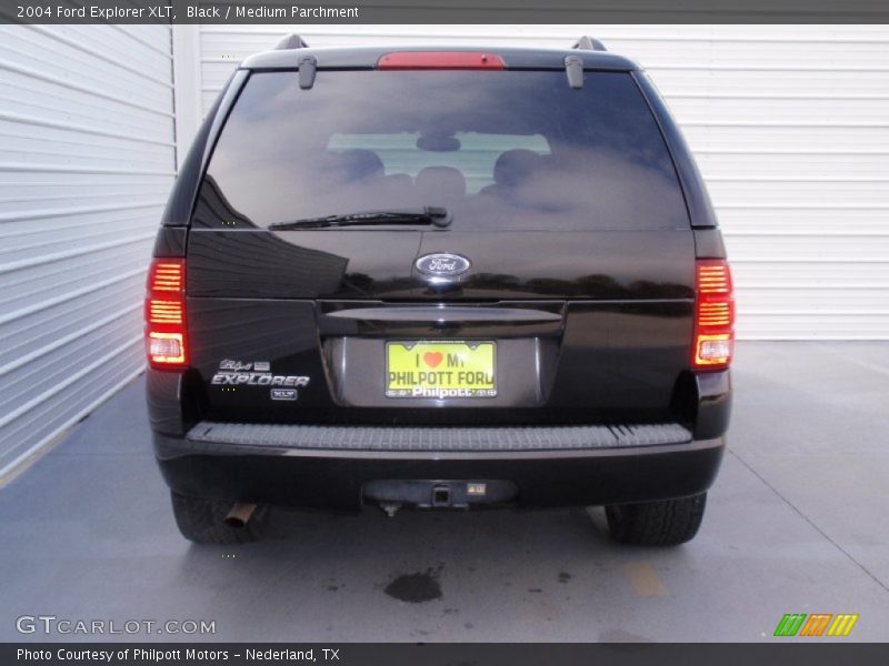 Black / Medium Parchment 2004 Ford Explorer XLT