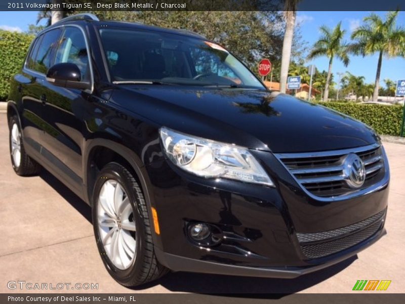 Deep Black Metallic / Charcoal 2011 Volkswagen Tiguan SE