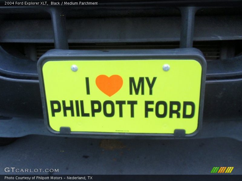 Black / Medium Parchment 2004 Ford Explorer XLT