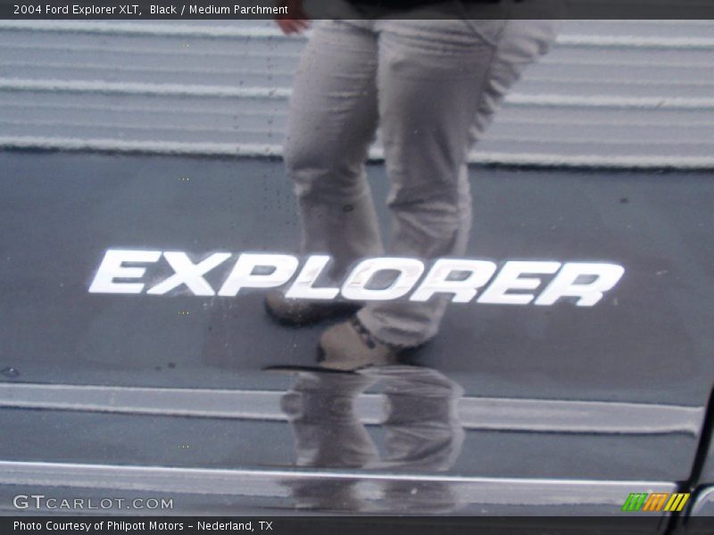 Black / Medium Parchment 2004 Ford Explorer XLT