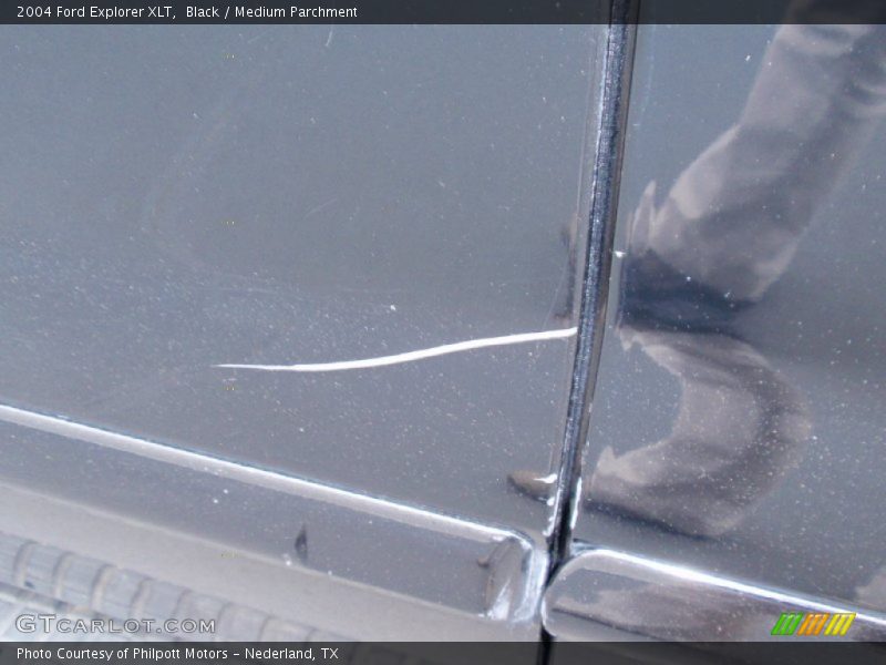 Black / Medium Parchment 2004 Ford Explorer XLT