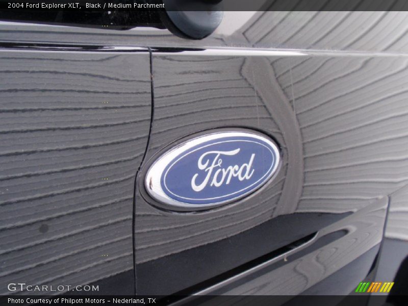 Black / Medium Parchment 2004 Ford Explorer XLT