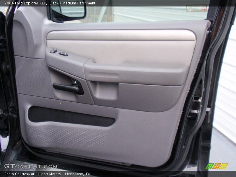 Black / Medium Parchment 2004 Ford Explorer XLT