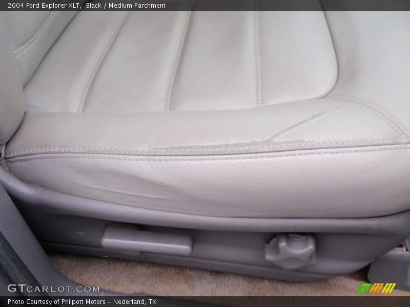 Black / Medium Parchment 2004 Ford Explorer XLT