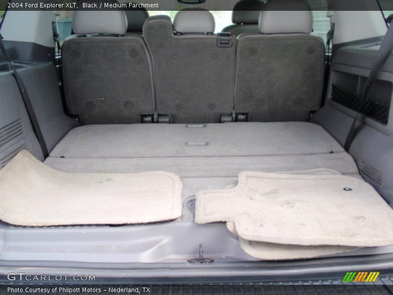 Black / Medium Parchment 2004 Ford Explorer XLT