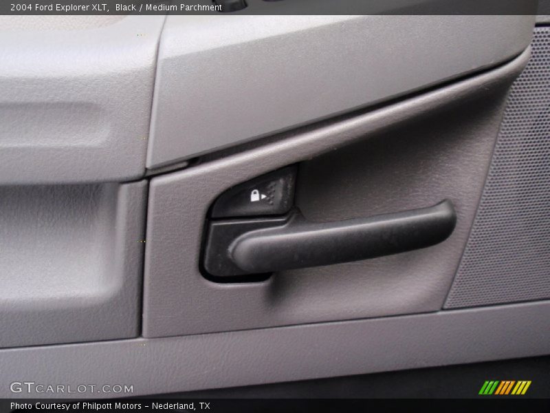 Black / Medium Parchment 2004 Ford Explorer XLT