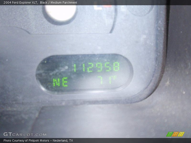 Black / Medium Parchment 2004 Ford Explorer XLT