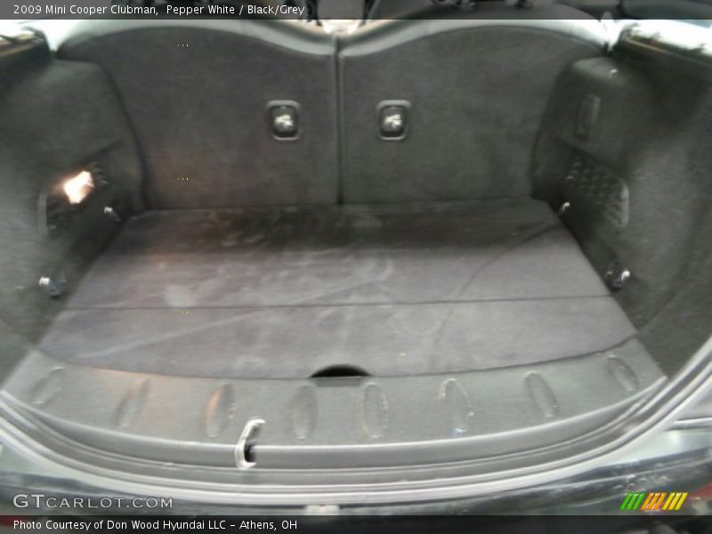 Pepper White / Black/Grey 2009 Mini Cooper Clubman