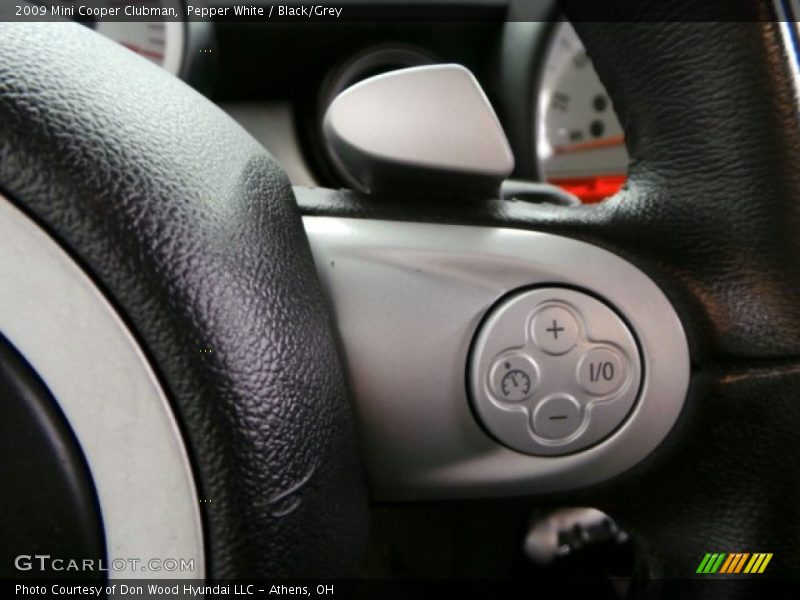 Pepper White / Black/Grey 2009 Mini Cooper Clubman