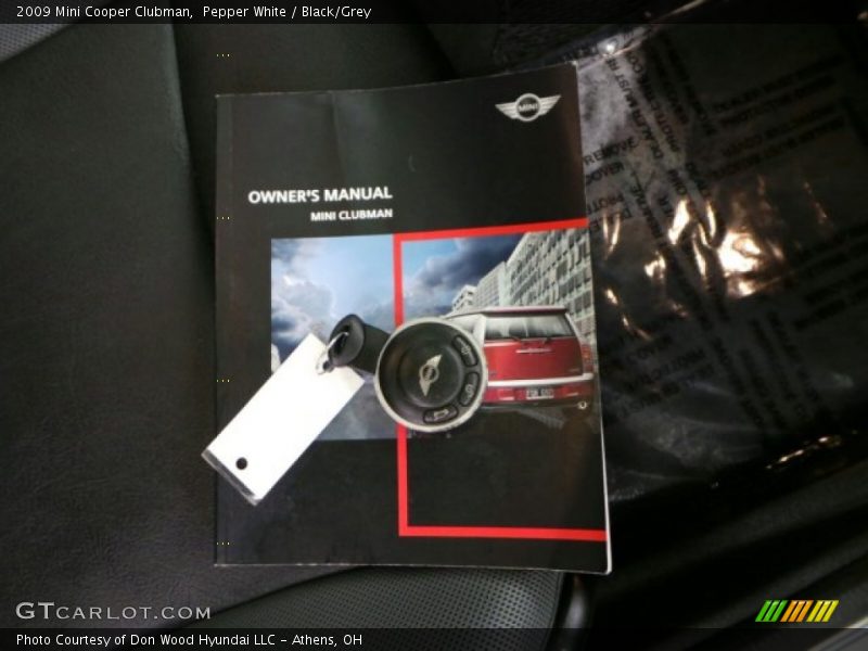 Pepper White / Black/Grey 2009 Mini Cooper Clubman