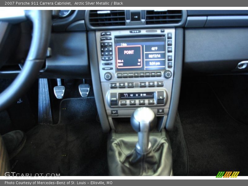 Controls of 2007 911 Carrera Cabriolet