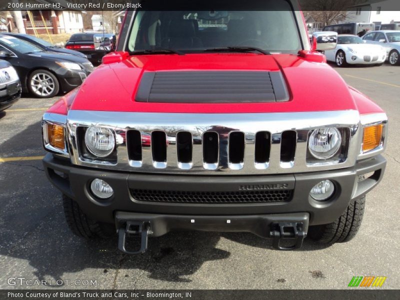 Victory Red / Ebony Black 2006 Hummer H3