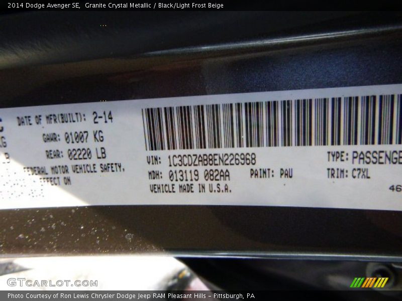 Granite Crystal Metallic / Black/Light Frost Beige 2014 Dodge Avenger SE