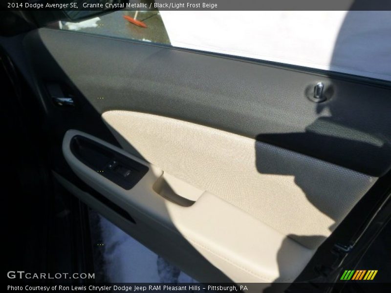 Granite Crystal Metallic / Black/Light Frost Beige 2014 Dodge Avenger SE