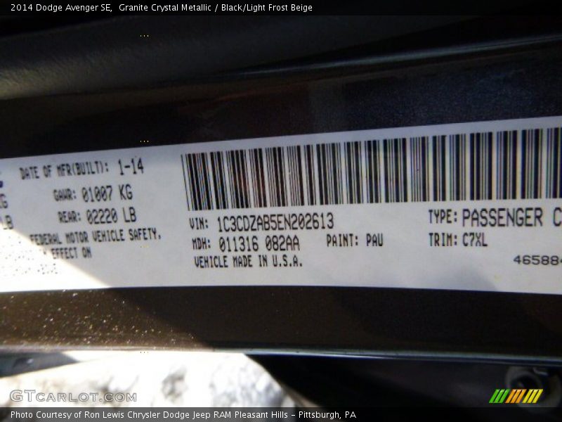 Granite Crystal Metallic / Black/Light Frost Beige 2014 Dodge Avenger SE