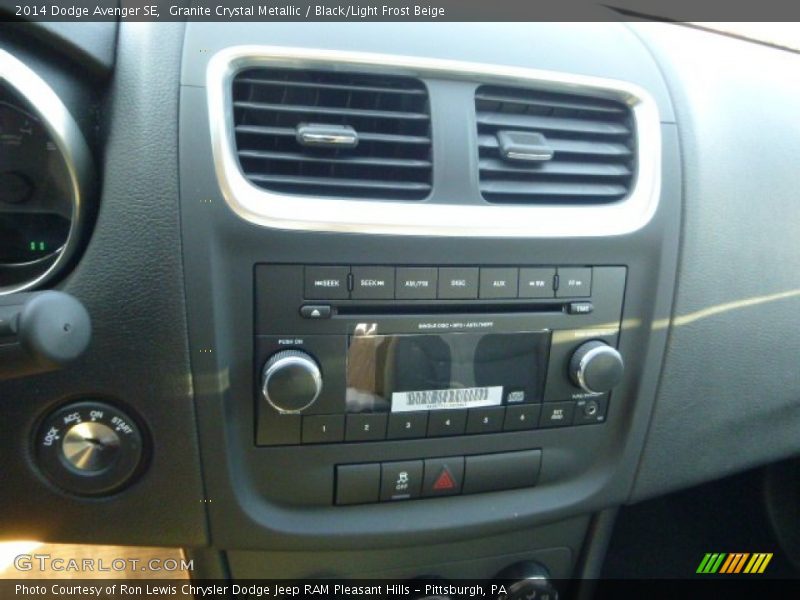 Granite Crystal Metallic / Black/Light Frost Beige 2014 Dodge Avenger SE