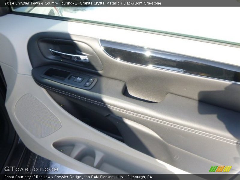 Granite Crystal Metallic / Black/Light Graystone 2014 Chrysler Town & Country Touring-L