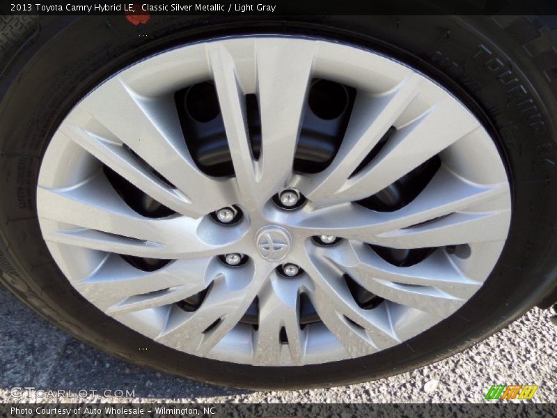 Classic Silver Metallic / Light Gray 2013 Toyota Camry Hybrid LE