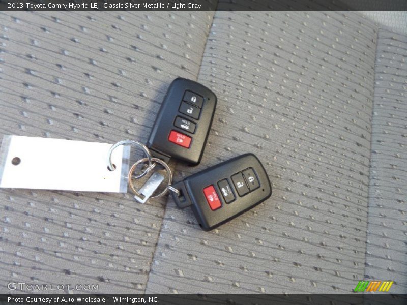 Classic Silver Metallic / Light Gray 2013 Toyota Camry Hybrid LE