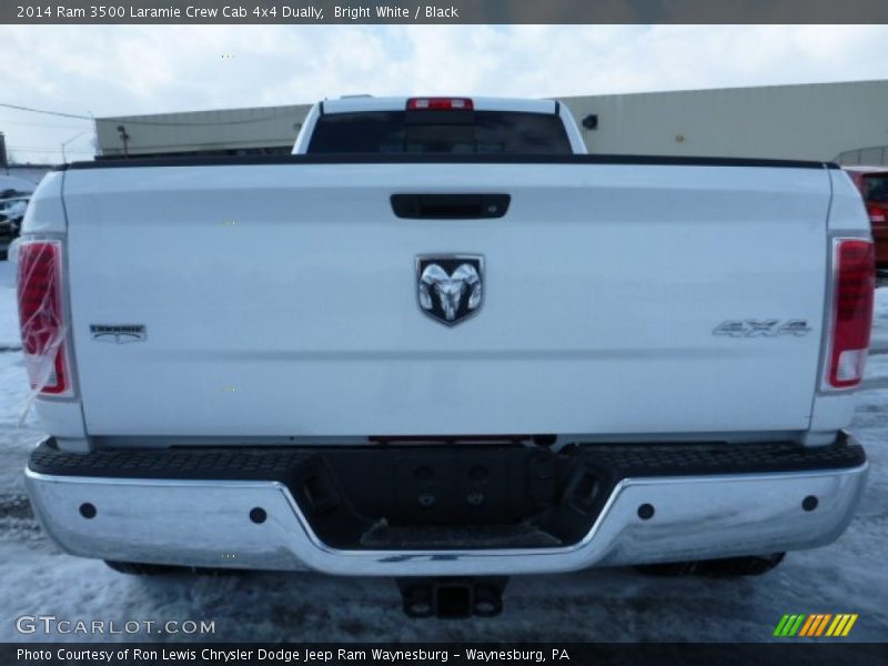 Bright White / Black 2014 Ram 3500 Laramie Crew Cab 4x4 Dually