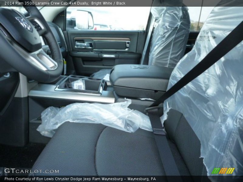 Bright White / Black 2014 Ram 3500 Laramie Crew Cab 4x4 Dually