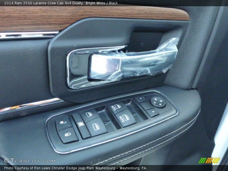 Bright White / Black 2014 Ram 3500 Laramie Crew Cab 4x4 Dually