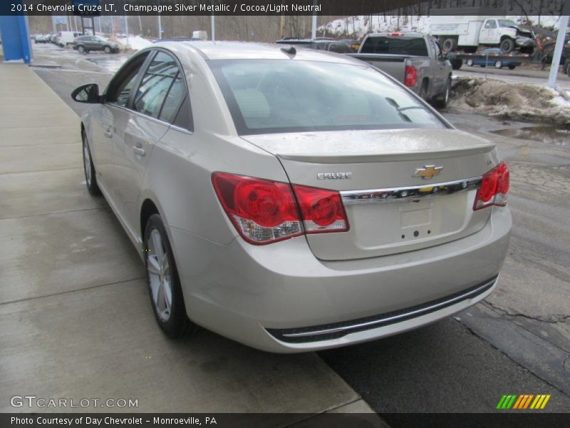 Champagne Silver Metallic / Cocoa/Light Neutral 2014 Chevrolet Cruze LT