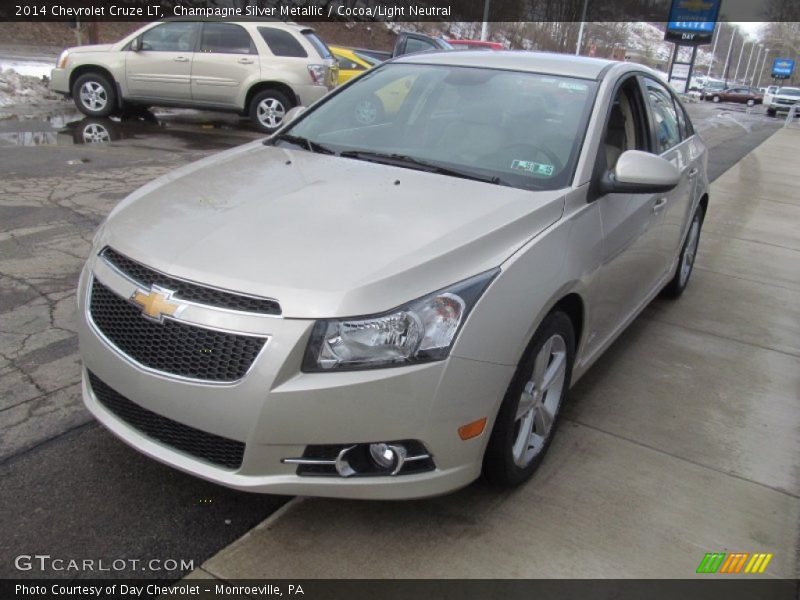 Champagne Silver Metallic / Cocoa/Light Neutral 2014 Chevrolet Cruze LT