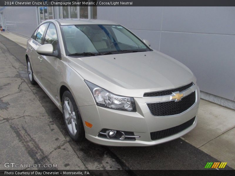 Champagne Silver Metallic / Cocoa/Light Neutral 2014 Chevrolet Cruze LT
