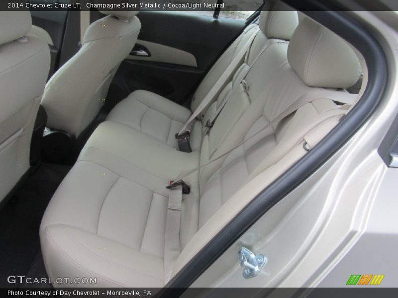 Champagne Silver Metallic / Cocoa/Light Neutral 2014 Chevrolet Cruze LT