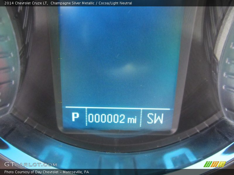 Champagne Silver Metallic / Cocoa/Light Neutral 2014 Chevrolet Cruze LT