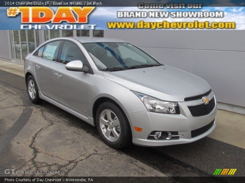 Silver Ice Metallic / Jet Black 2014 Chevrolet Cruze LT