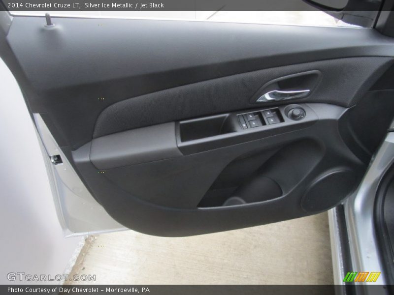 Silver Ice Metallic / Jet Black 2014 Chevrolet Cruze LT