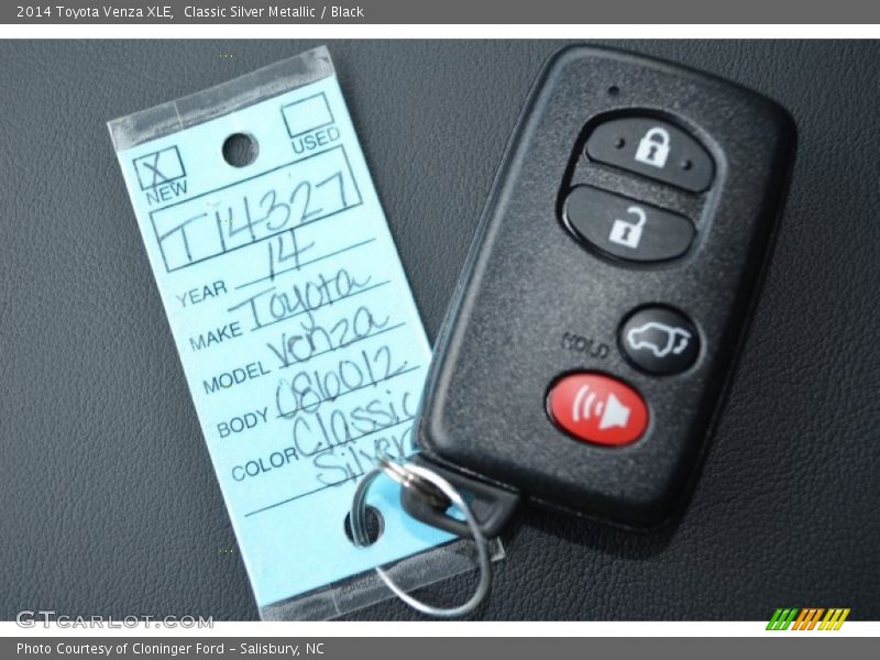 Classic Silver Metallic / Black 2014 Toyota Venza XLE