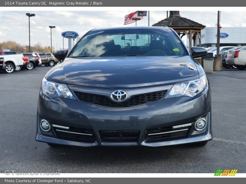 Magnetic Gray Metallic / Black 2014 Toyota Camry SE