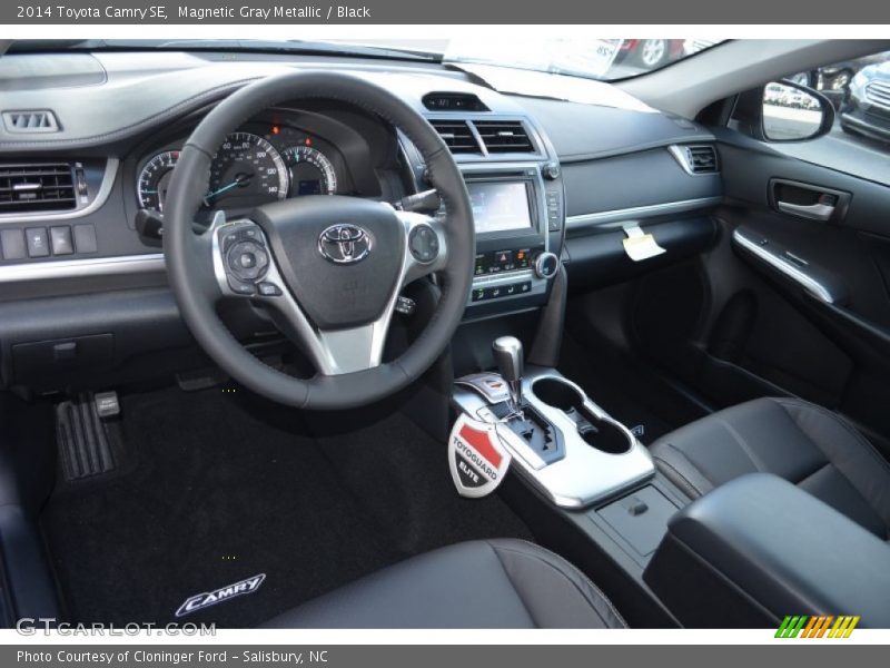 Magnetic Gray Metallic / Black 2014 Toyota Camry SE