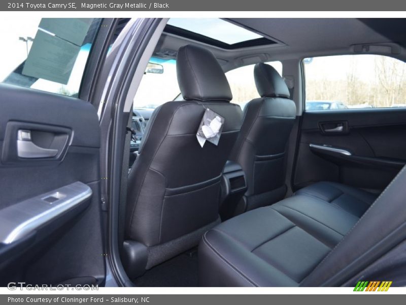 Magnetic Gray Metallic / Black 2014 Toyota Camry SE