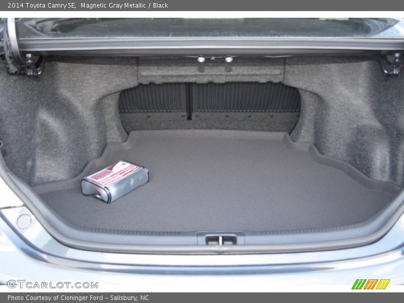 Magnetic Gray Metallic / Black 2014 Toyota Camry SE