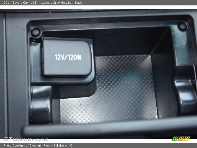 Magnetic Gray Metallic / Black 2014 Toyota Camry SE