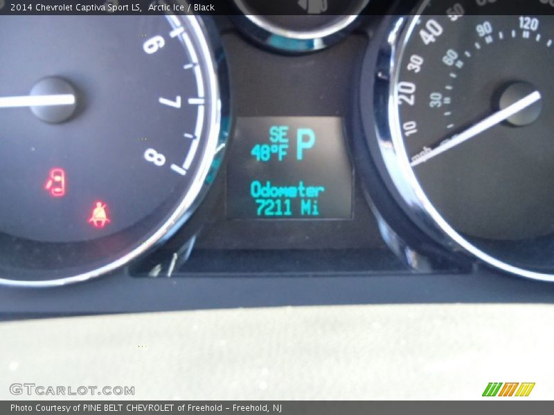 Arctic Ice / Black 2014 Chevrolet Captiva Sport LS