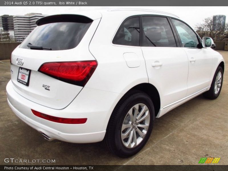 Ibis White / Black 2014 Audi Q5 2.0 TFSI quattro