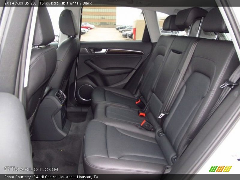 Ibis White / Black 2014 Audi Q5 2.0 TFSI quattro