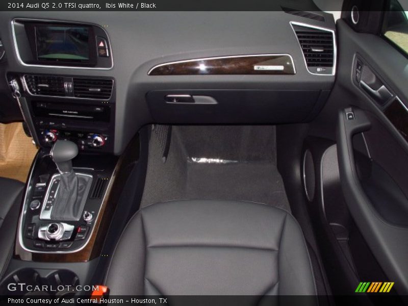 Ibis White / Black 2014 Audi Q5 2.0 TFSI quattro